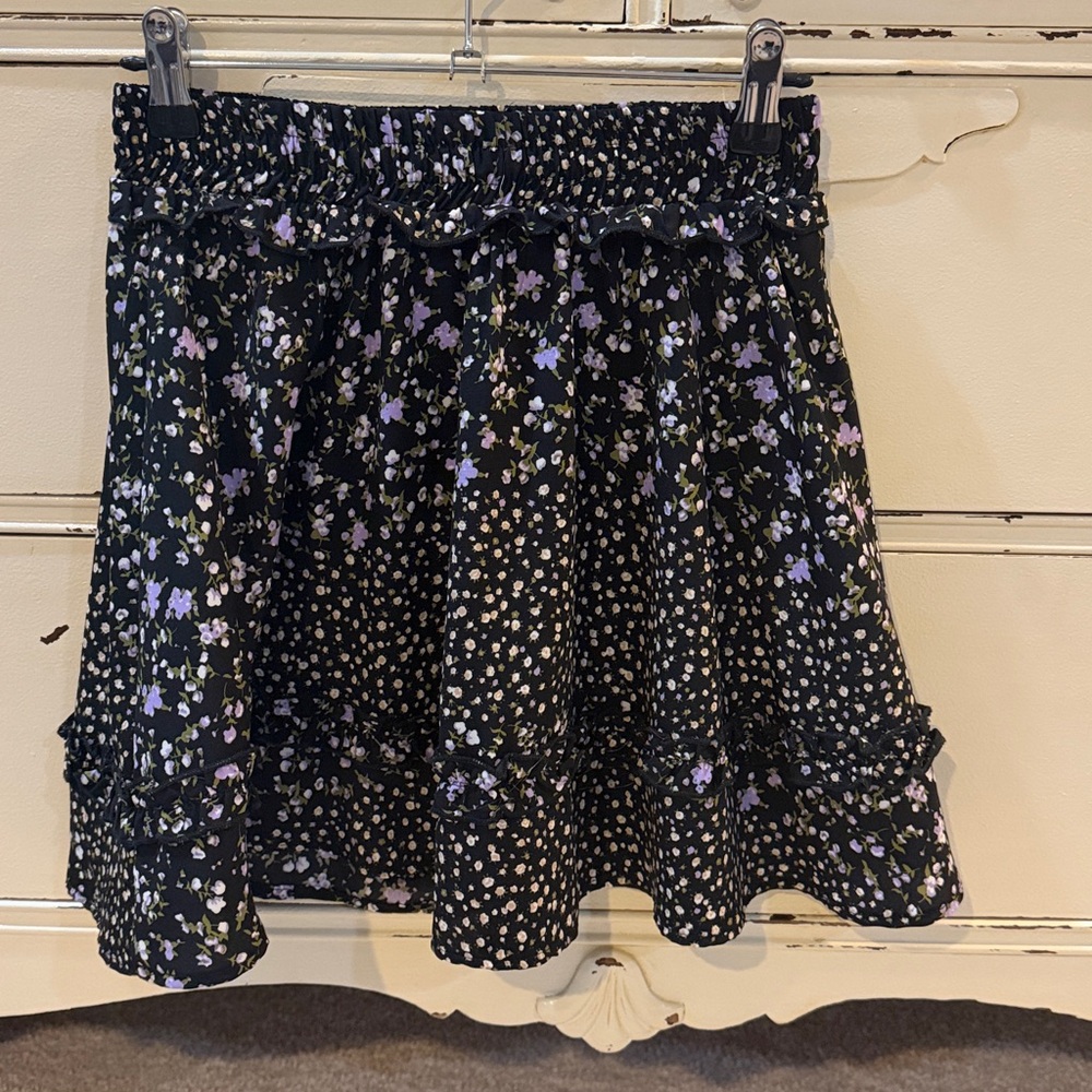 Floral Black Mini Skirt with Elastic Waist Purple Flowers Size Small NWT